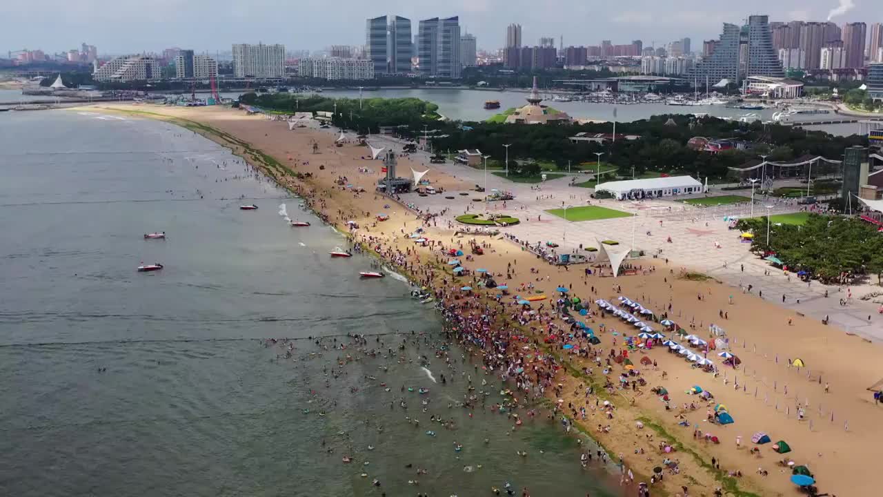 山东日照万平口海水浴场视频素材