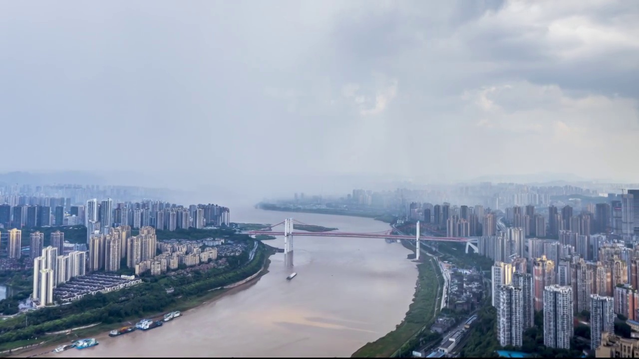 长江大雨过境航拍延迟视频素材