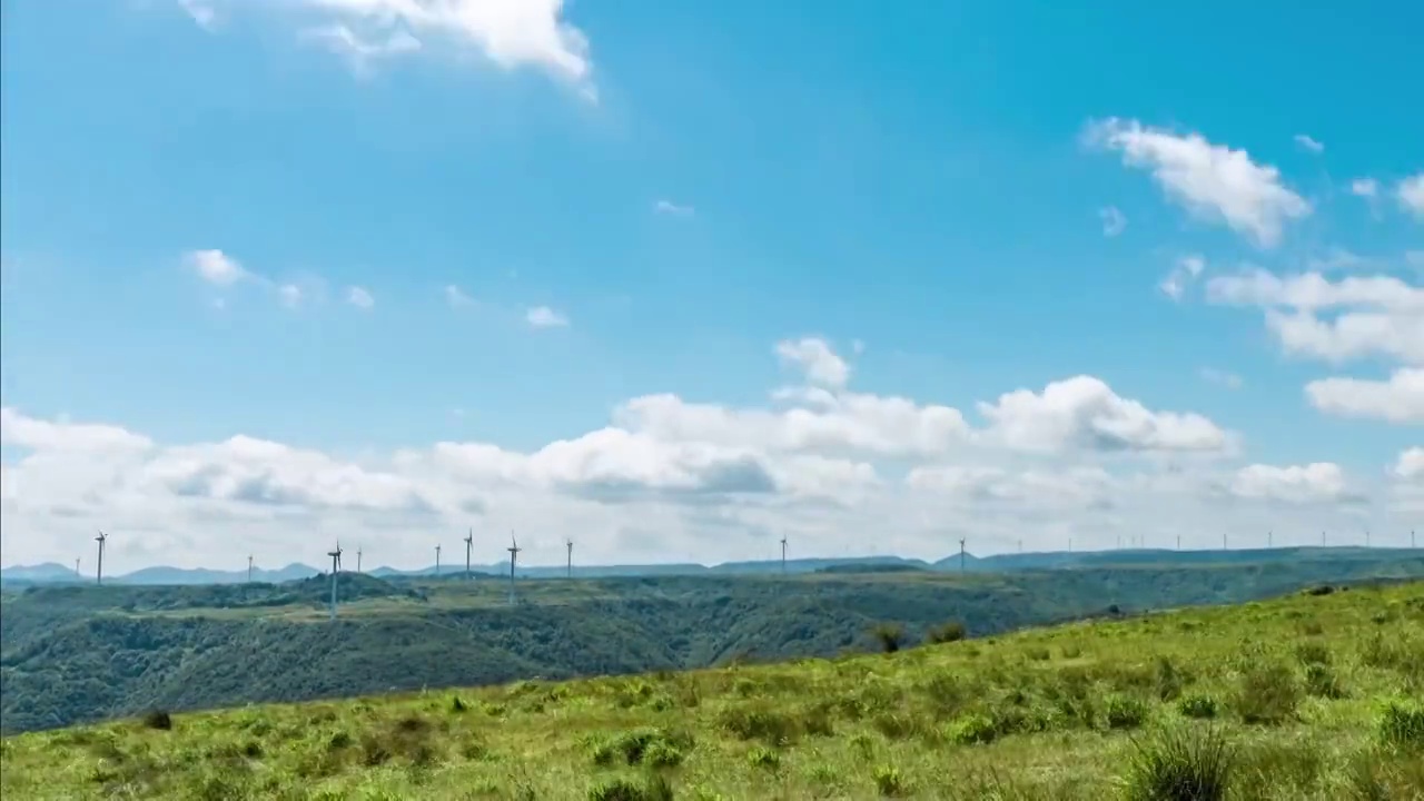 中国贵州省黔南龙里油画大草原延时风光视频素材