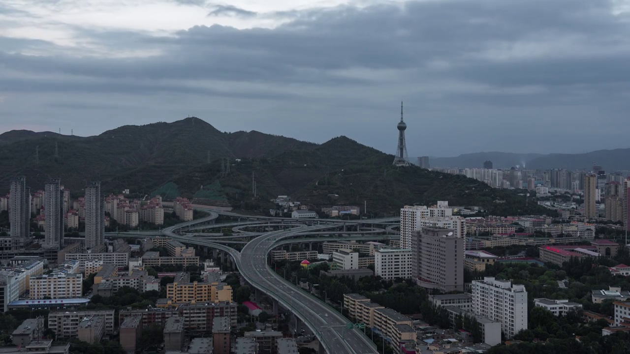 西宁立交桥与电视塔日转夜延时风光视频素材