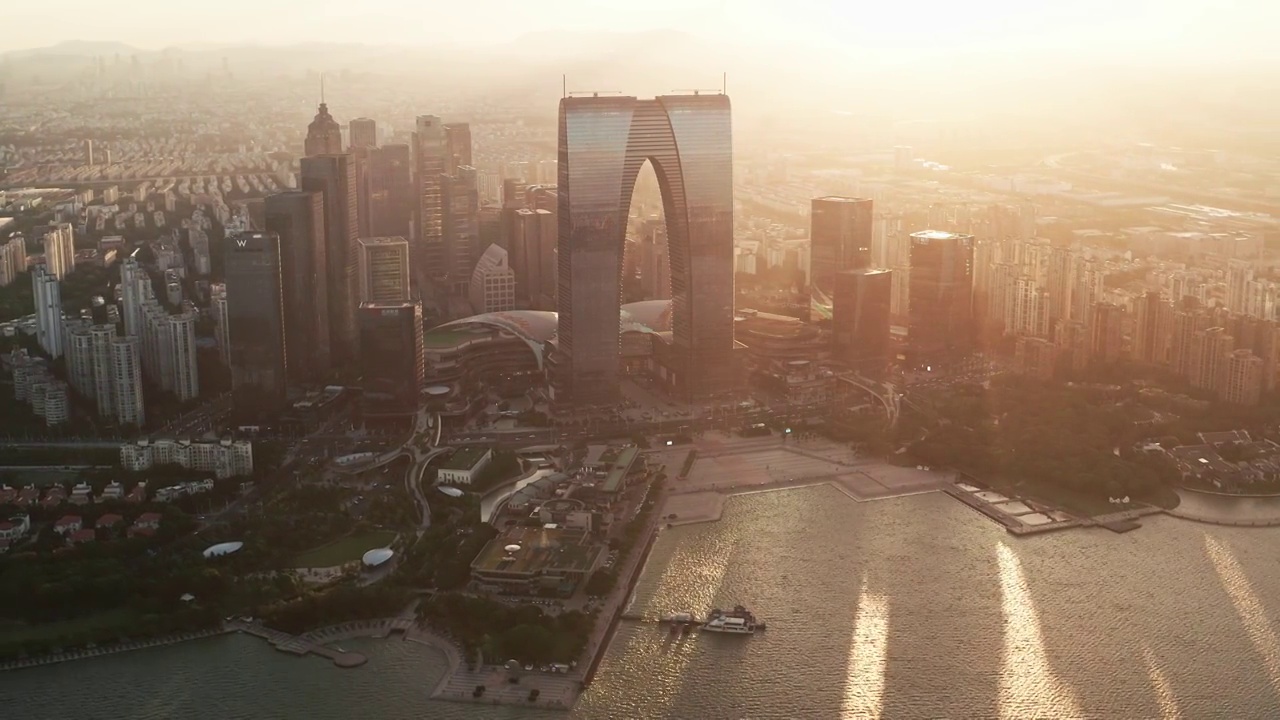 中国江苏苏州金鸡湖畔城市风景视频素材