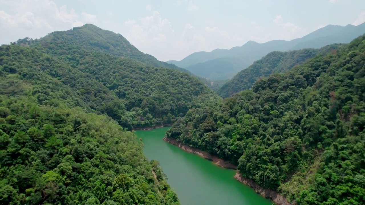 广州石门国家森林公园石门景区红枫湖视频素材