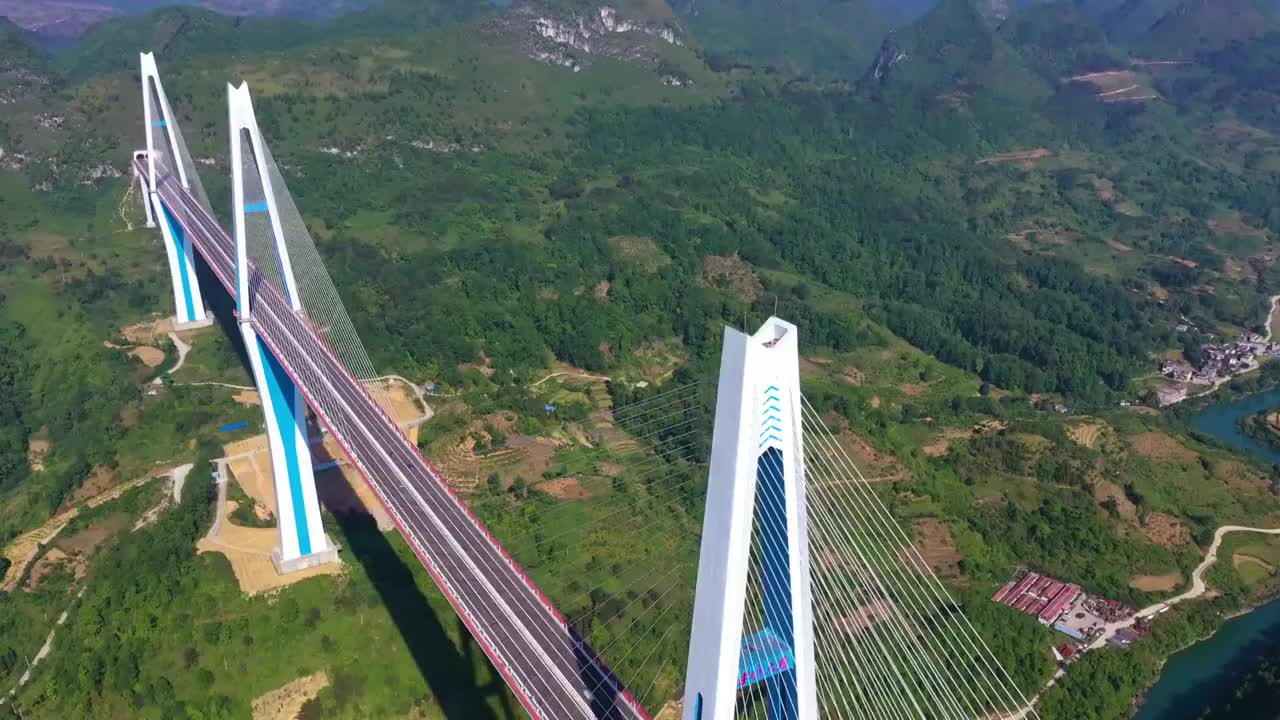 贵州余安高速公路天空之桥平塘大桥视频素材