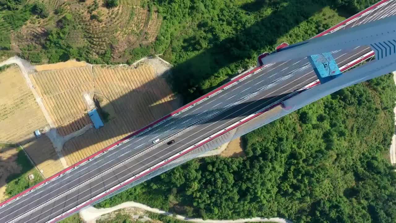 贵州余安高速公路天空之桥平塘大桥视频素材