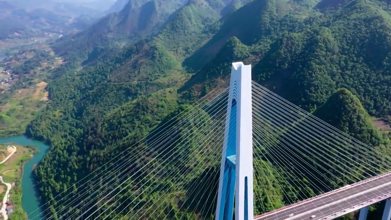 贵州余安高速公路天空之桥平塘大桥视频素材