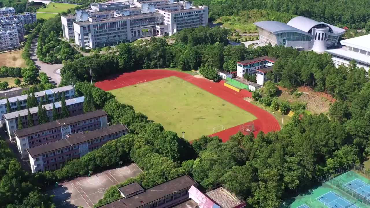 航拍江西井冈山大学南区老田径场视频素材