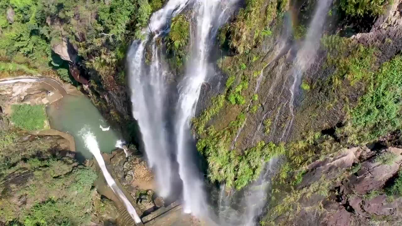 鸟瞰凤凰峡大瀑布视频素材