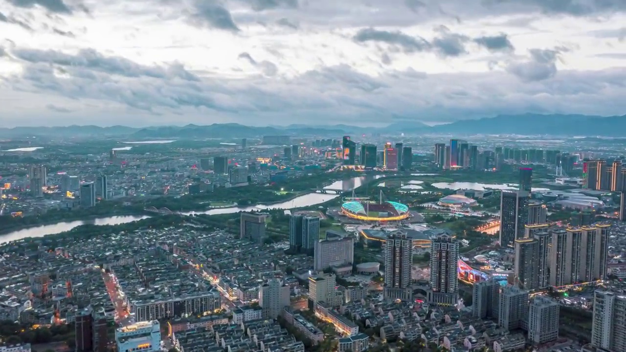 浙江义乌低空云都市夜景风光4K延时航拍短片视频素材