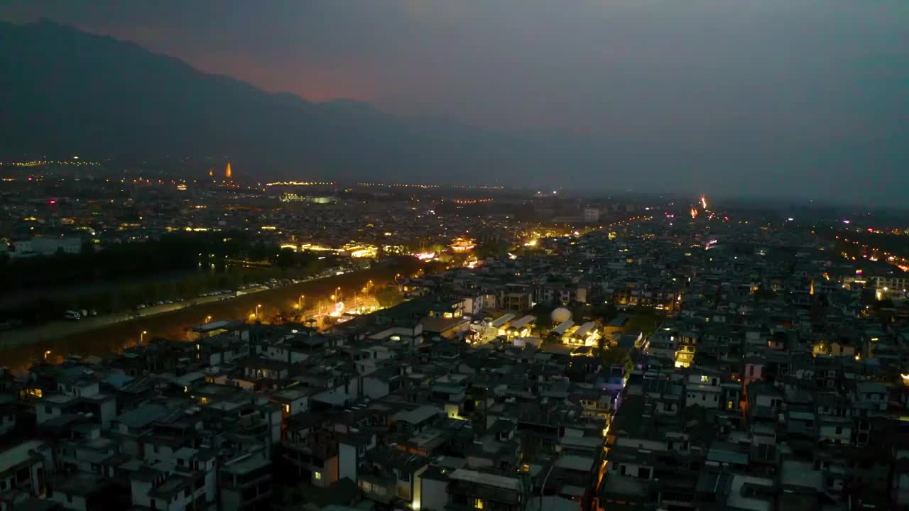 航拍云南大理古城夜景视频素材