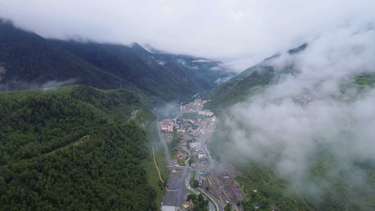 四川 阿坝州 四姑娘山 云  蓝天视频素材