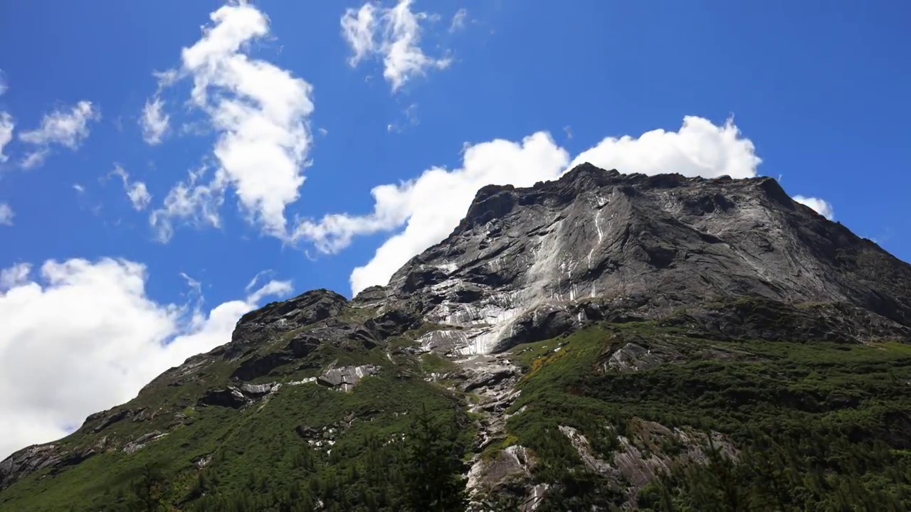 四川 阿坝州 四姑娘山 云  蓝天视频素材