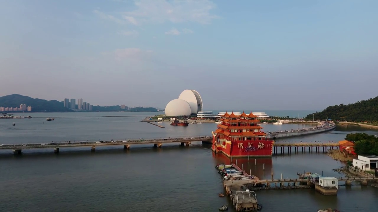 航拍广东珠海歌剧院（日月贝）城市地标风光视频素材