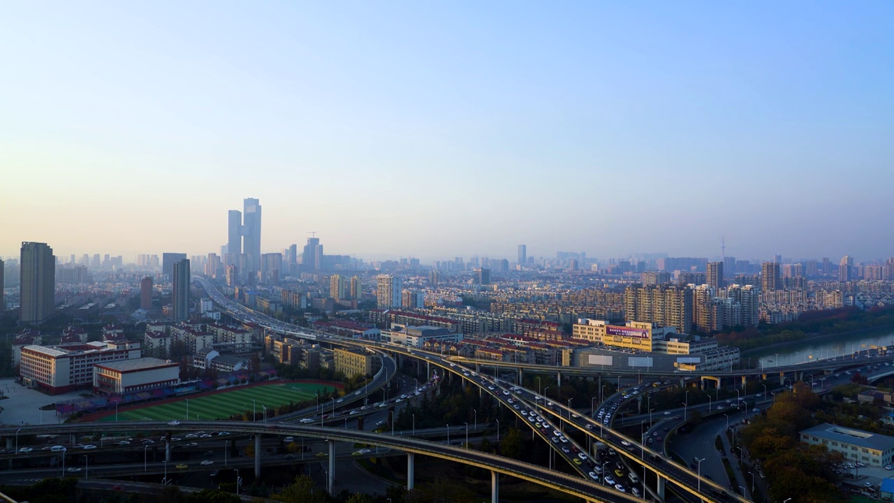 中国江苏南京赛虹桥和城市天际线风光视频素材