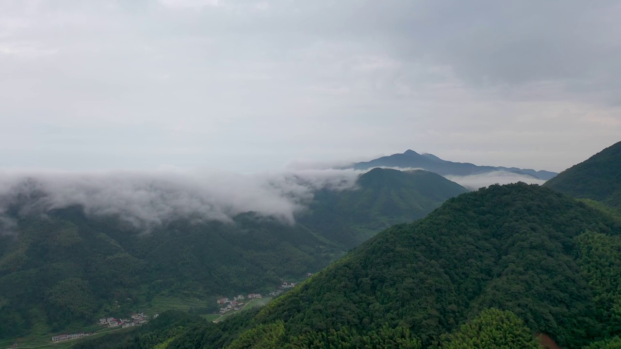 小山村云海视频素材