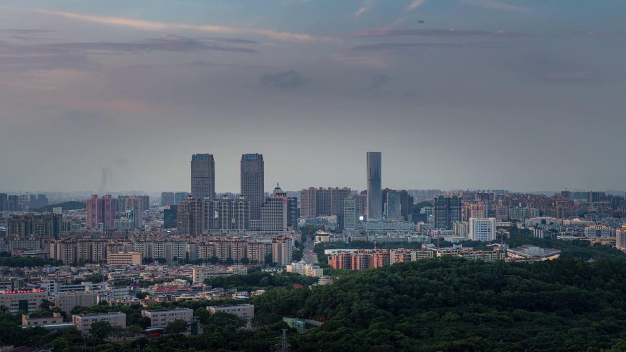 广东中山城区天际线城市风光日转夜延时视频素材