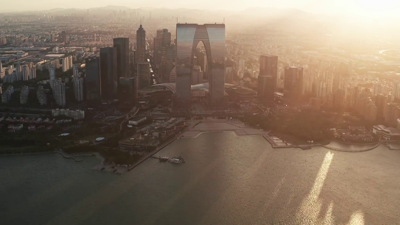 中国江苏苏州金鸡湖畔城市风景视频素材