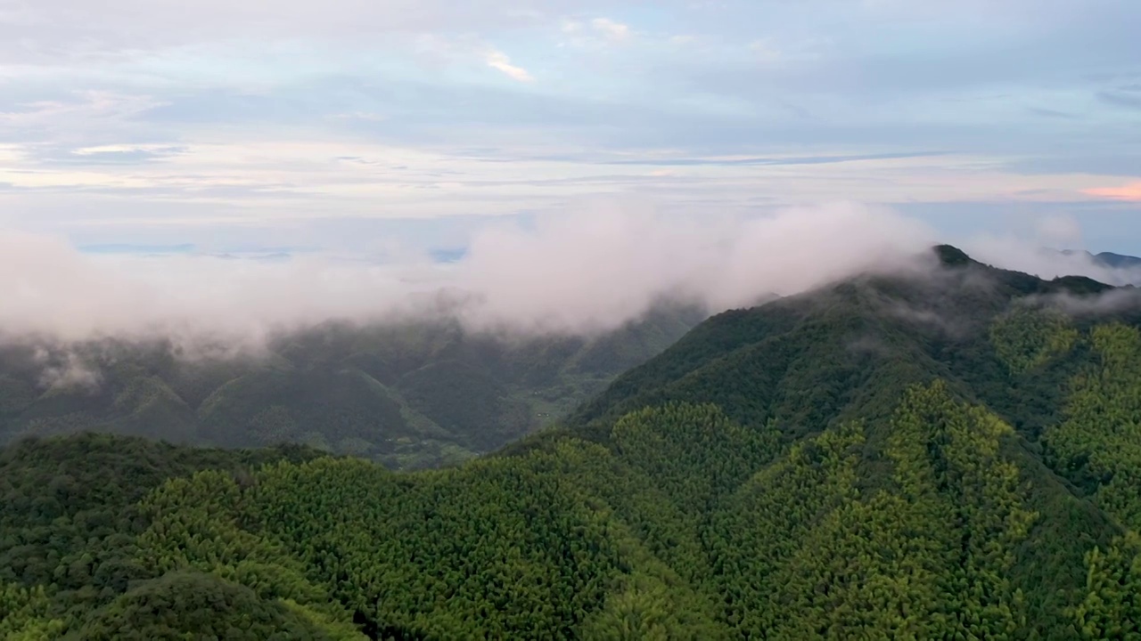 云峰台山顶飘云视频素材