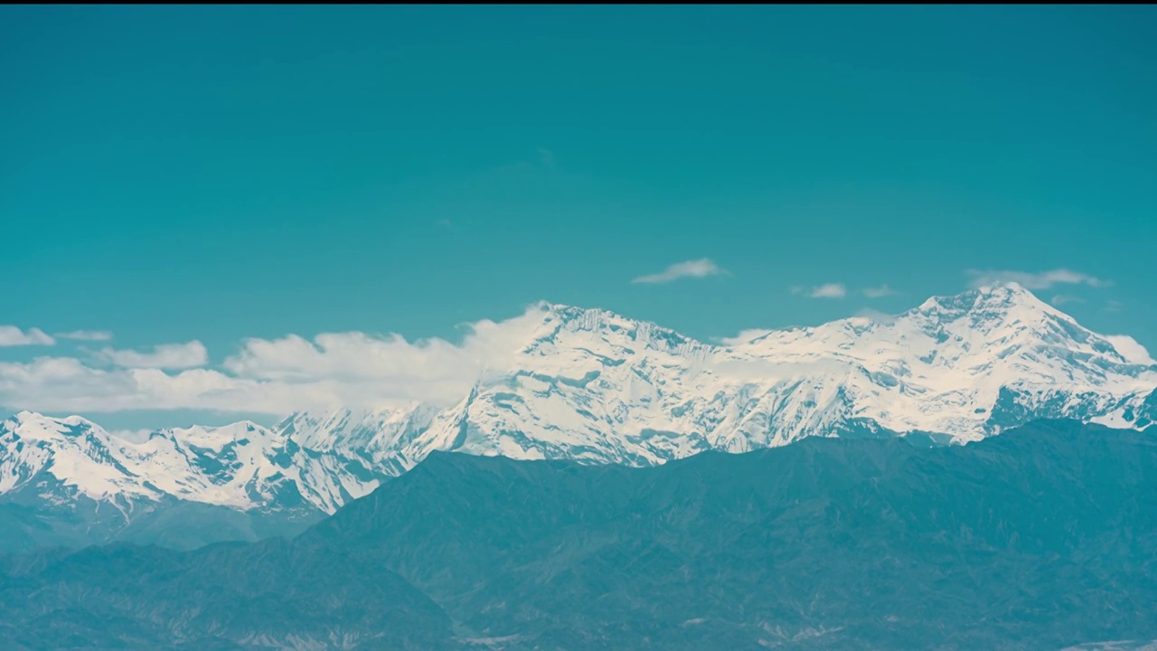 草原,帕米尔高原,湿地,慕士塔格,雪山,雪山,公格尔九别峰视频素材