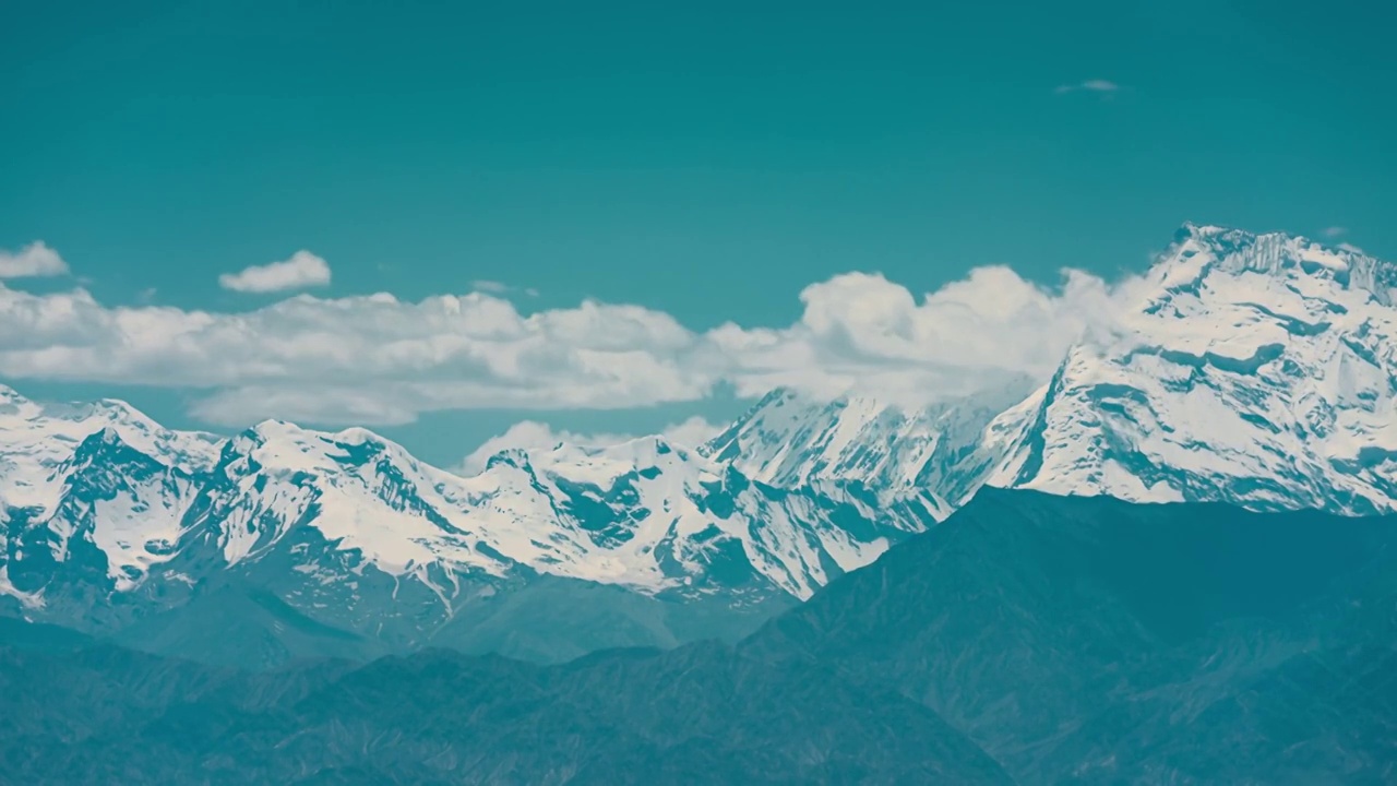 草原,帕米尔高原,湿地,慕士塔格,雪山,雪山,公格尔九别峰视频素材