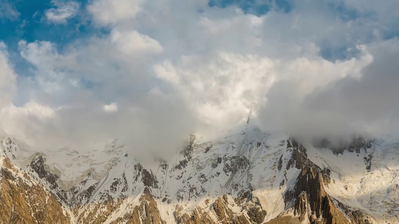 帕米尔高原的雪山,塔什库尔干,帕米尔高原,新疆维吾尔自治区视频素材