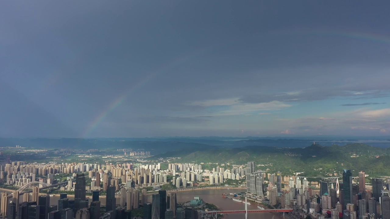 霓虹下的重庆城市天际线视频素材