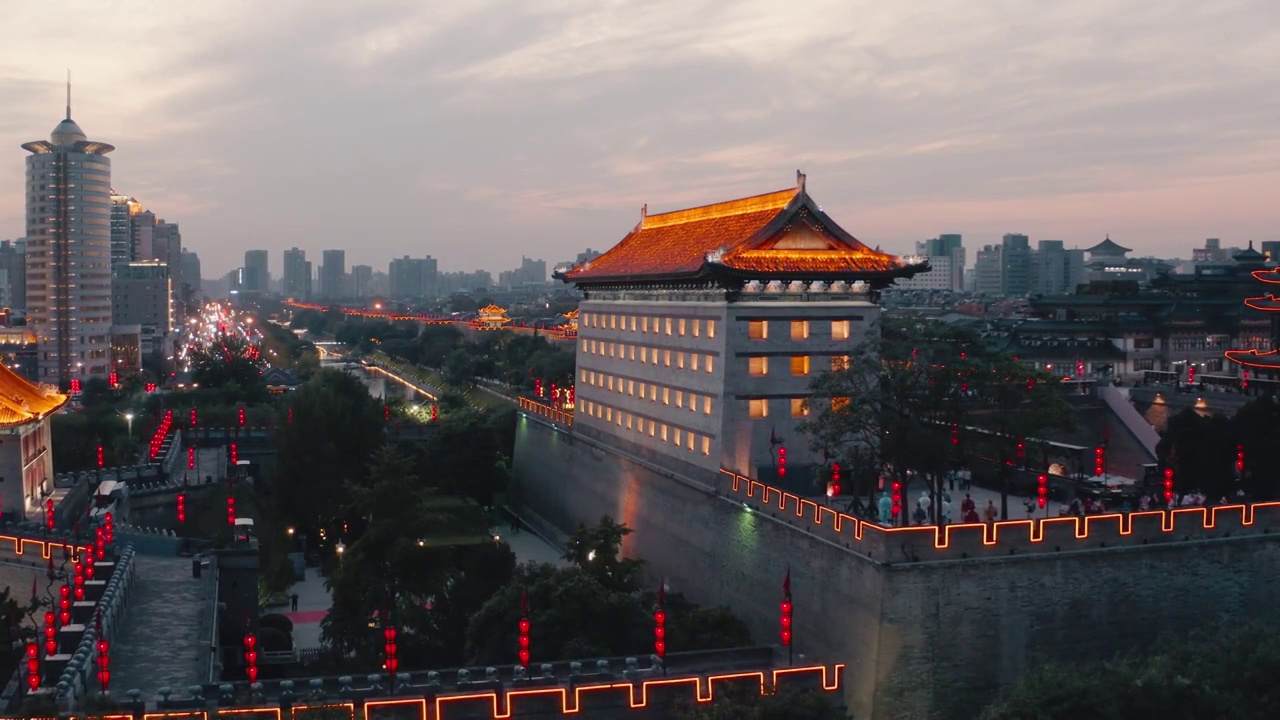 航拍西安古城墙夜景风光视频素材