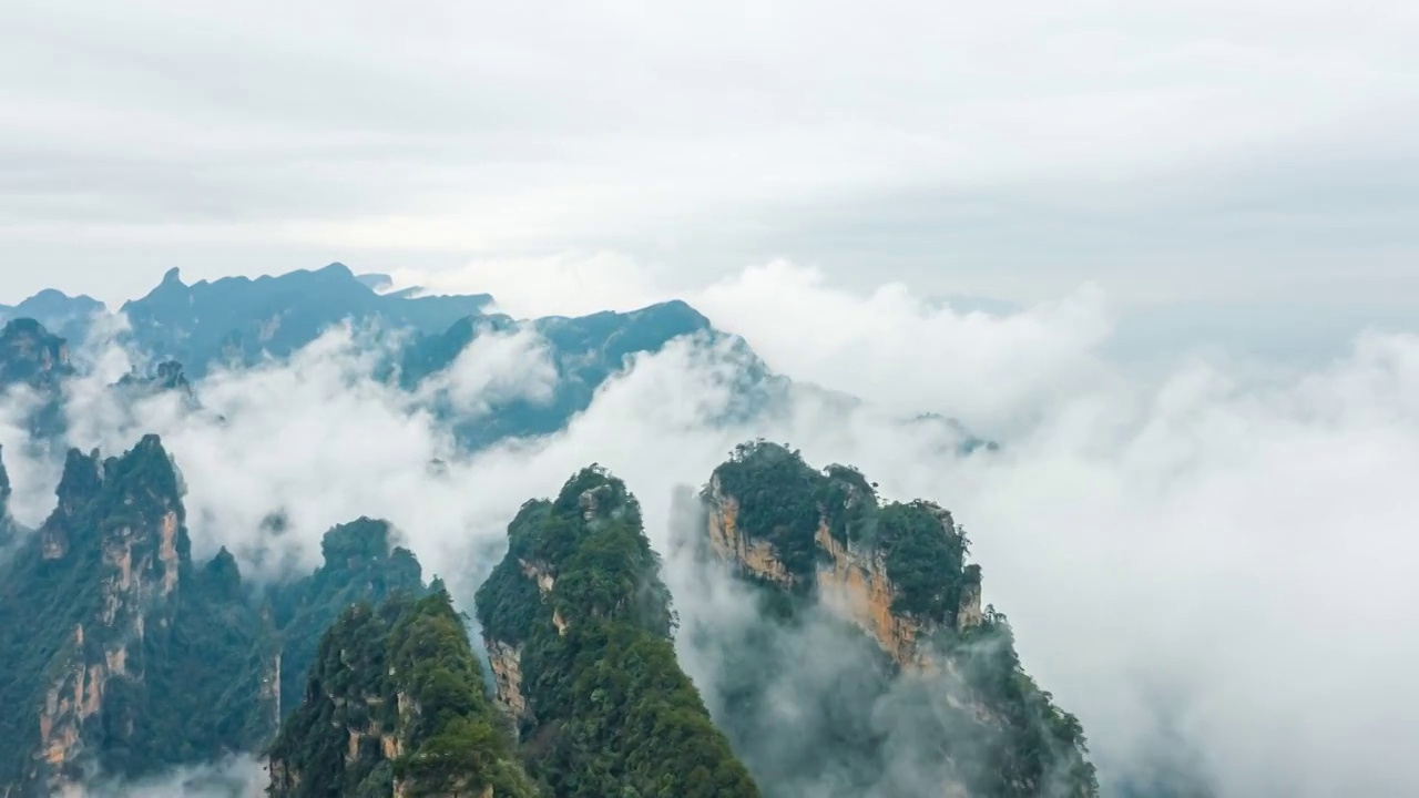 航拍张家界武陵源天子山延时摄影视频素材