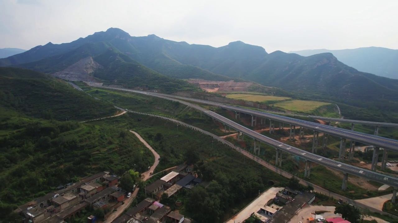 航拍太行山石太高速公路视频素材