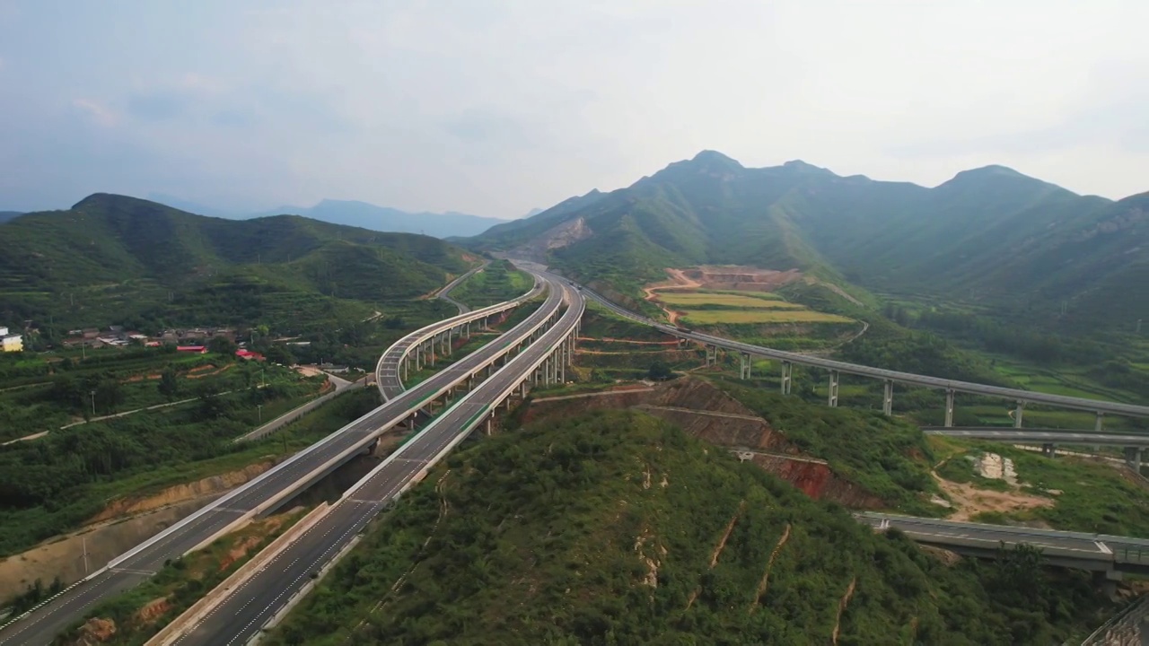 航拍太行山石太高速公路视频素材