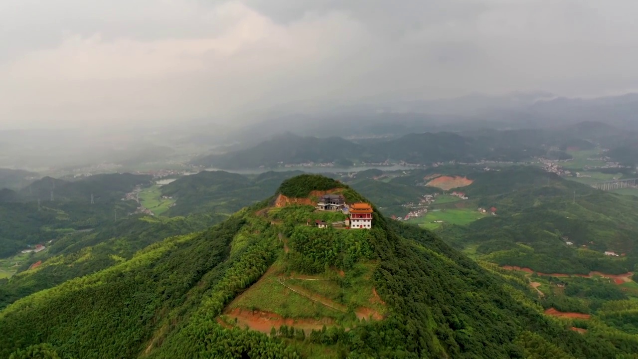 飞临云峰台古庙视频素材