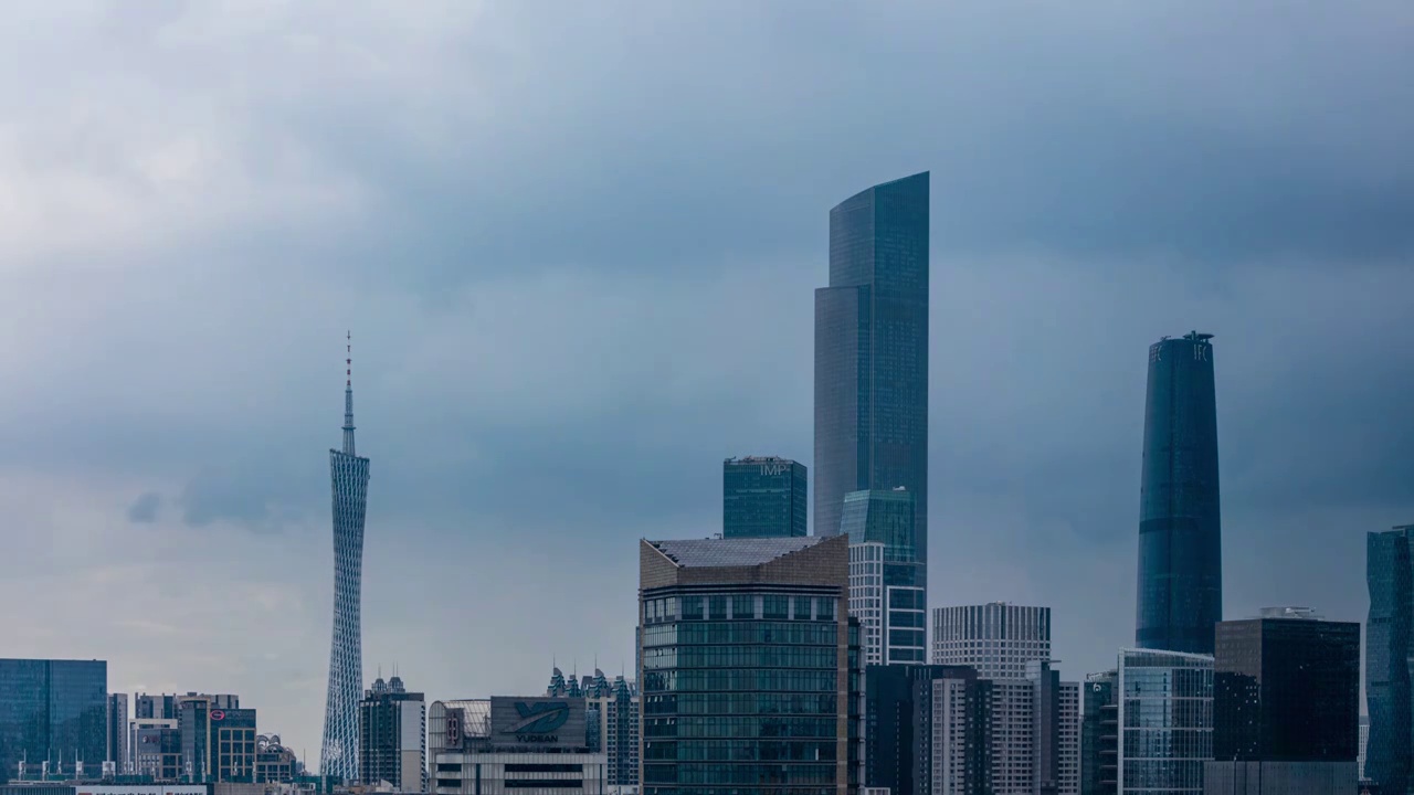 广东广州城市阴雨天气延时摄影视频素材