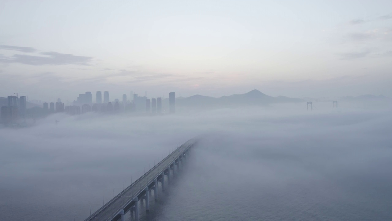 大连,星海湾跨海大桥,都市风光,户外,平流雾,星海湾视频素材