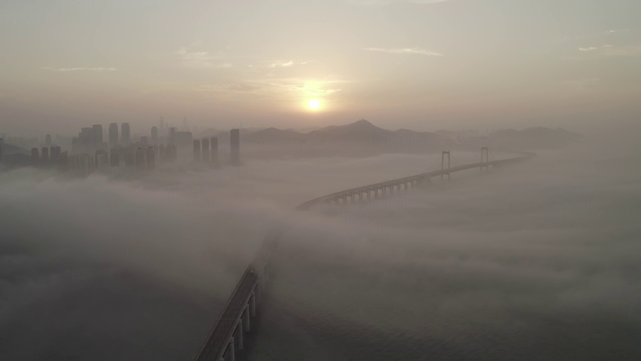 大连,星海湾跨海大桥,都市风光,户外,平流雾,星海湾视频素材