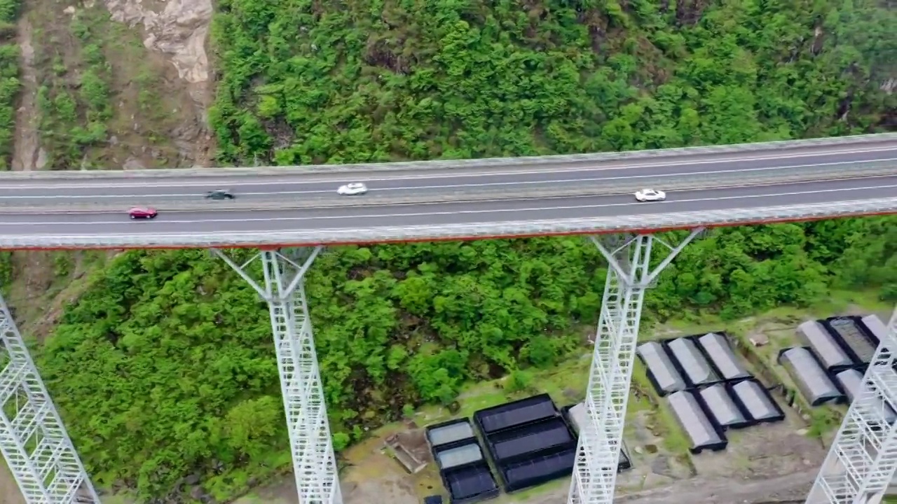 最美天路雅西高速公路干海子-铁寨子双螺旋隧道桥梁视频素材