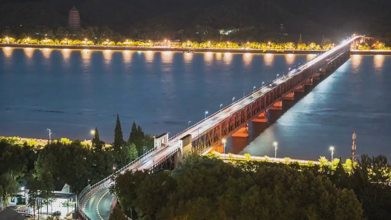 杭州钱塘江大桥夜景延时视频视频素材