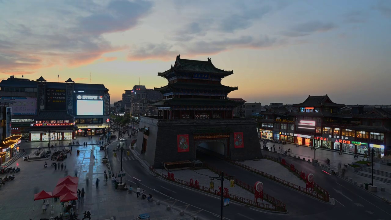 中国河南开封鼓楼广场日转夜晚霞延时视频视频素材