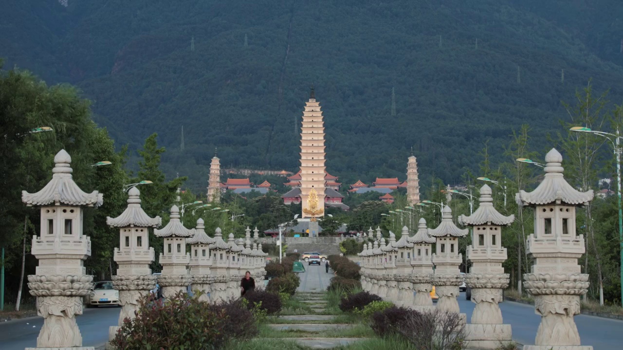 大理崇圣寺三塔光影  不二法门延时摄影视频素材