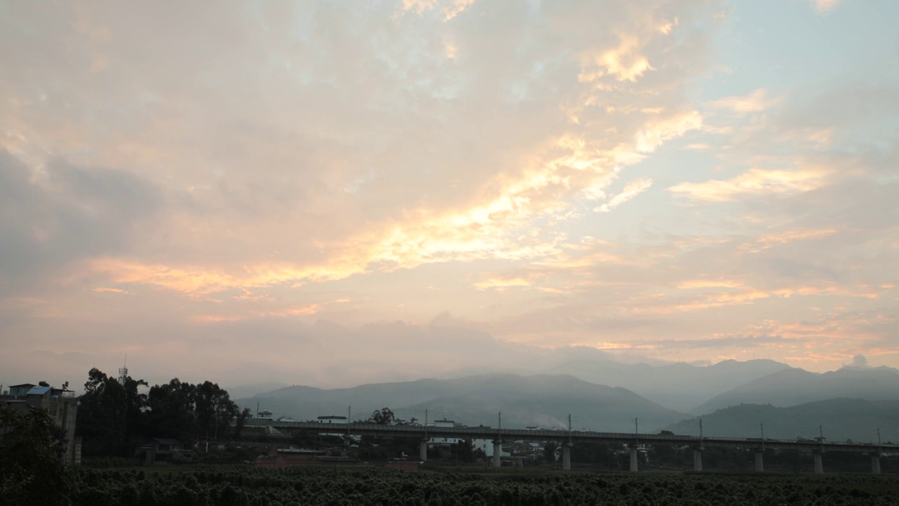 火烧天火烧云日出太阳延时摄影 云南大理巍山古城视频素材