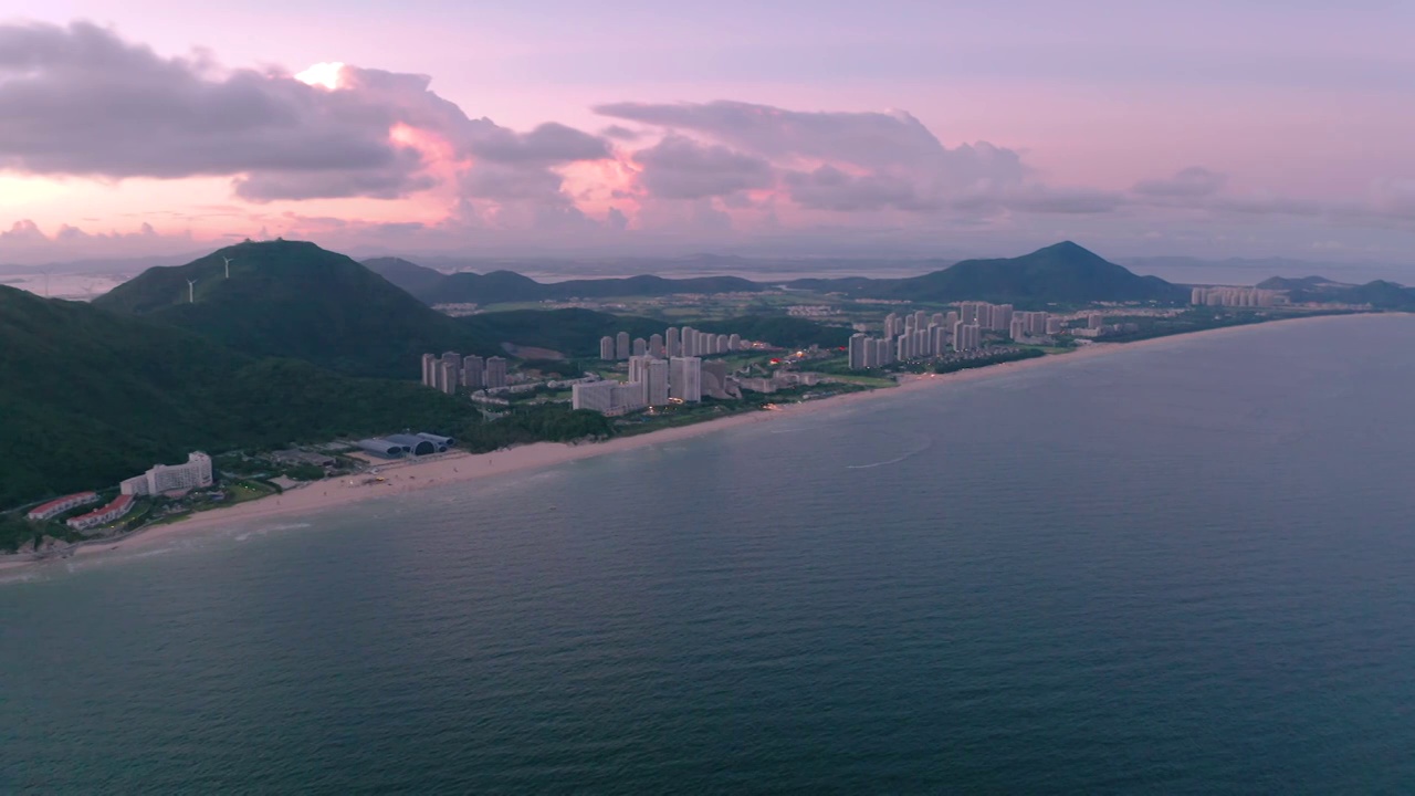 晚霞映衬下的海陵岛全景视频素材