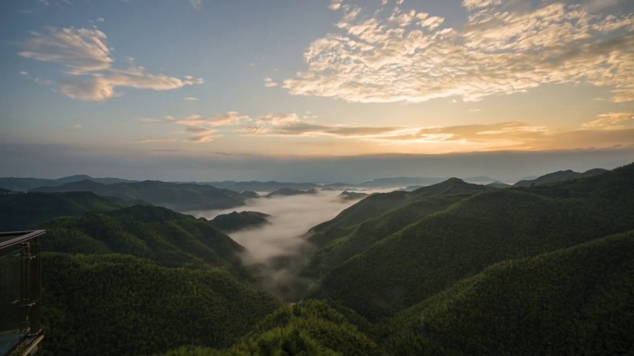 宁波四明山白鹿观景台日出云海视频素材