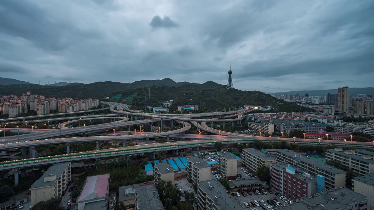 西宁立交桥与电视塔日转夜延时视频素材