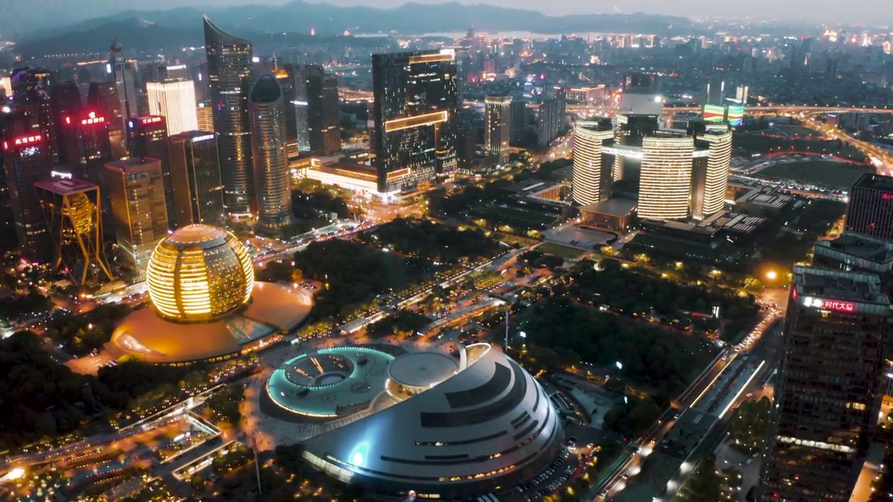 夜晚的杭州钱江新城夜景航拍视频素材