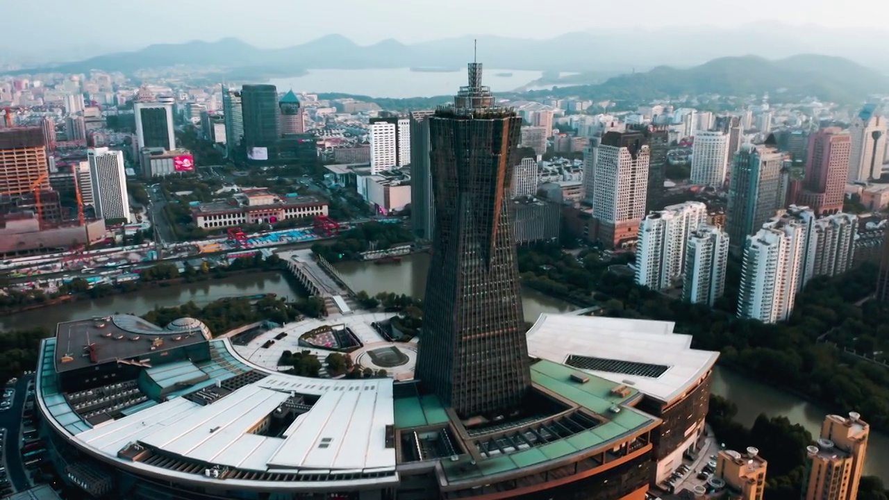 黄昏的杭州主城区航拍视频素材