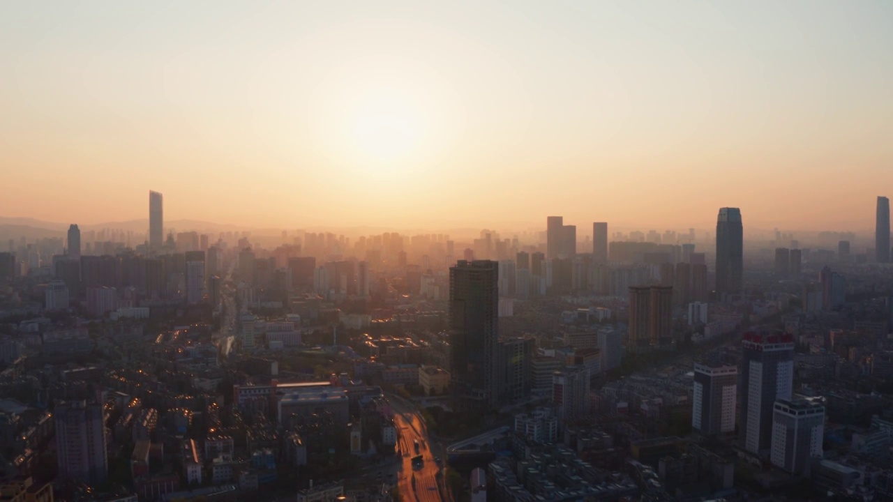 云南昆明城市黄昏全景航拍视频素材