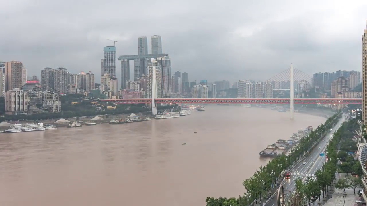 夏季重庆雨雾天气渝中中心区日转夜风光延时视频素材