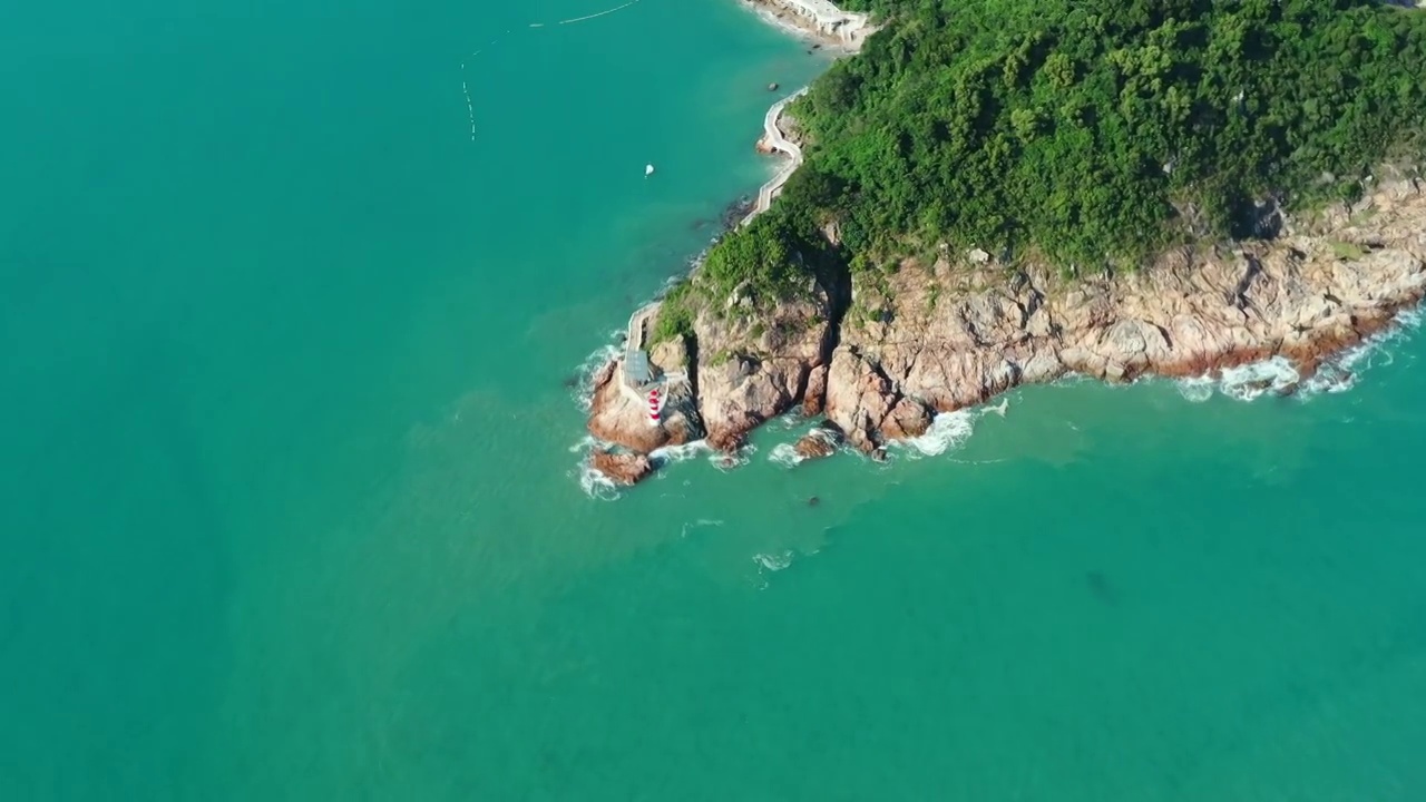 广东省深圳市盐田区背仔角沙滩航拍视频素材