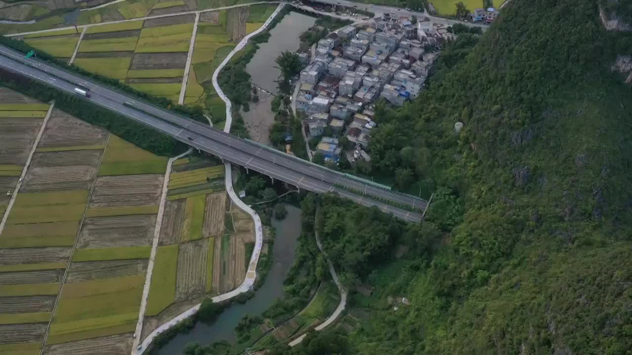 广西靖西喀斯特地貌稻田航拍风光视频素材