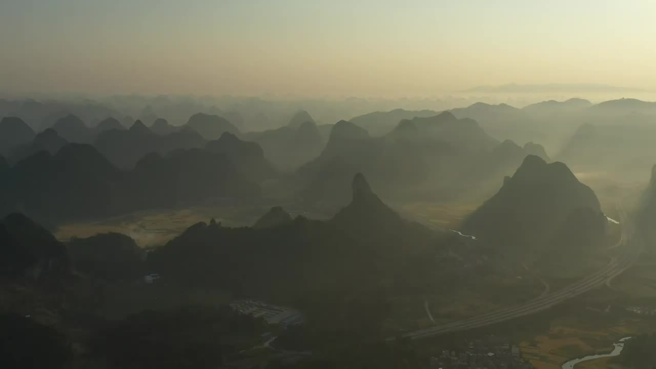 广西靖西喀斯特地貌稻田航拍风光视频素材