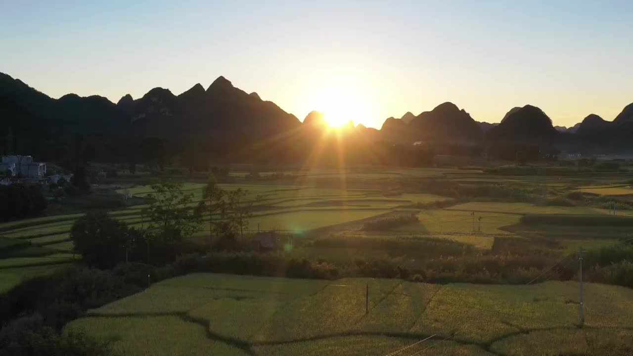 广西靖西喀斯特地貌稻田航拍风光视频素材