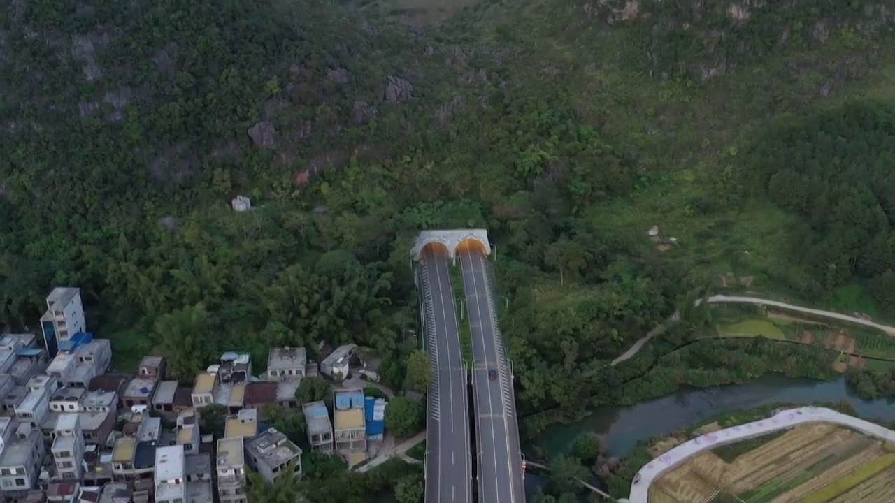 广西靖西喀斯特地貌稻田航拍风光视频素材